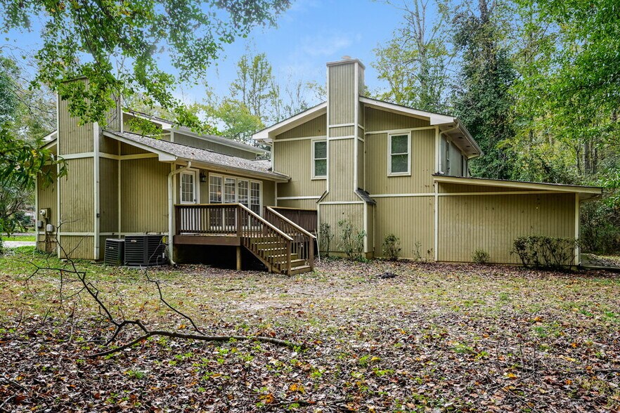 Building Photo - 395 Magmar Ln