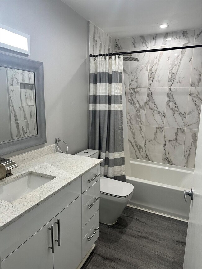 Building Photo - 401 SW 86th Ave