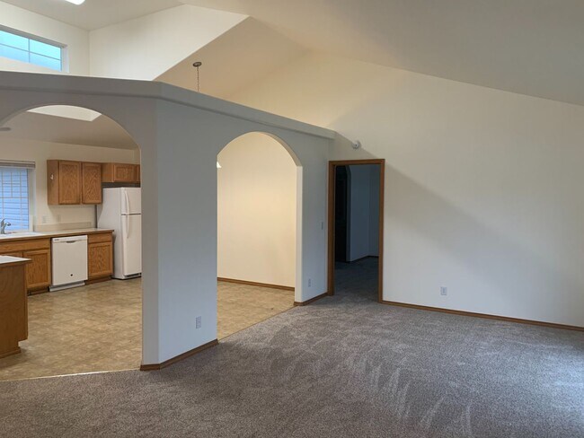 Building Photo - Stoddard Meadows Rancher