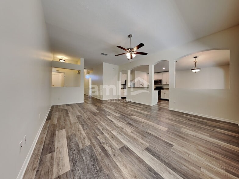 Building Photo - 408 Corklan Ct