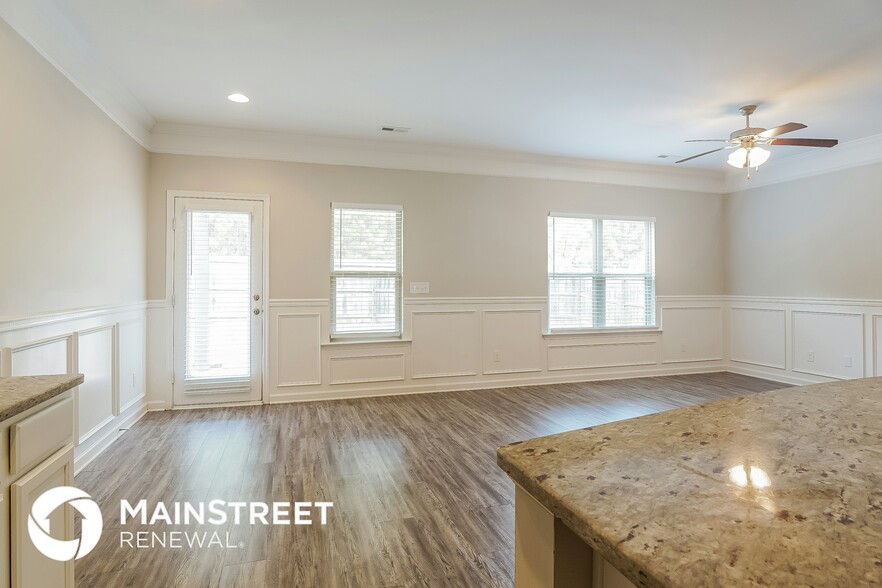 Building Photo - 560 Briar Ridge Cir