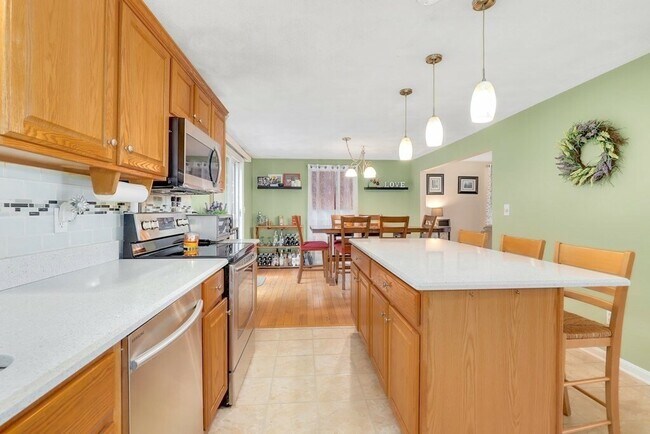 Building Photo - 63 Sturgis St