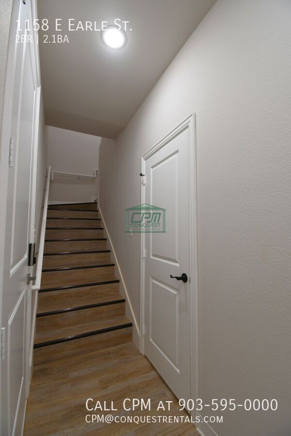 Building Photo - 1158 E Earle St