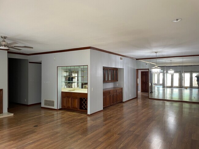 Building Photo - 8000 Donore Pl