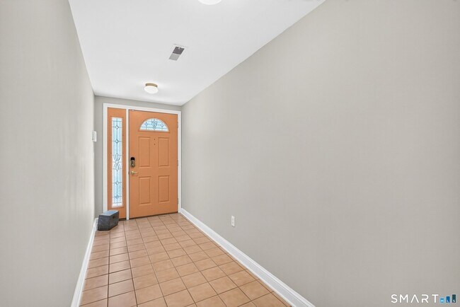 Building Photo - 22 Seabreeze Ave