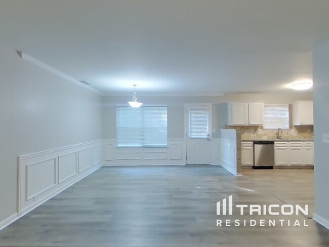Building Photo - 308 Hidden Creek Ln