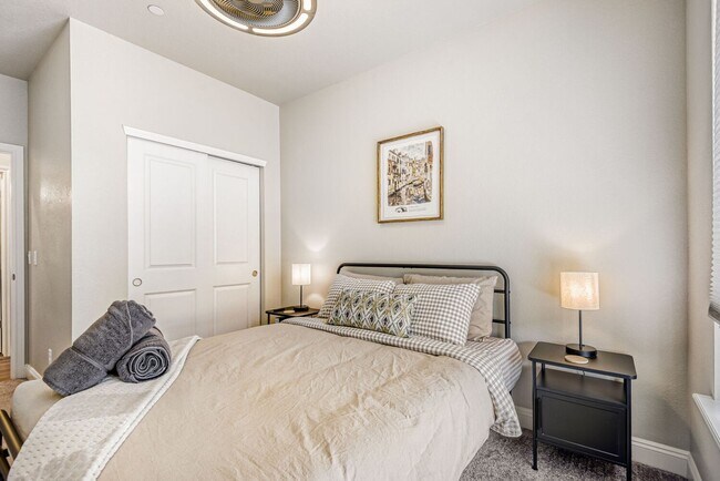 Building Photo - Contemporary Parker Condo | Trails & City Access