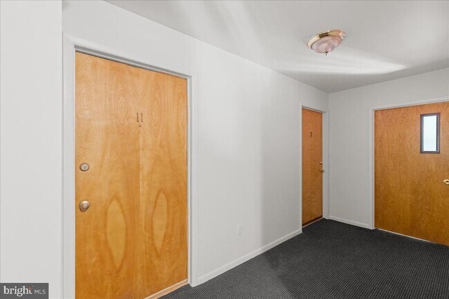 Building Photo - 202 Salem Ct