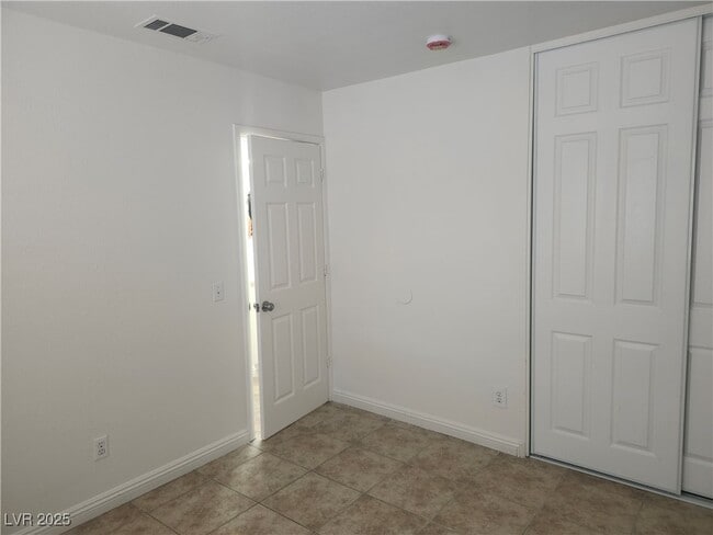 Building Photo - 216 Breezy Shore Ave