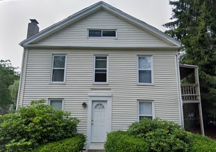 Building Photo - 9 Elm St