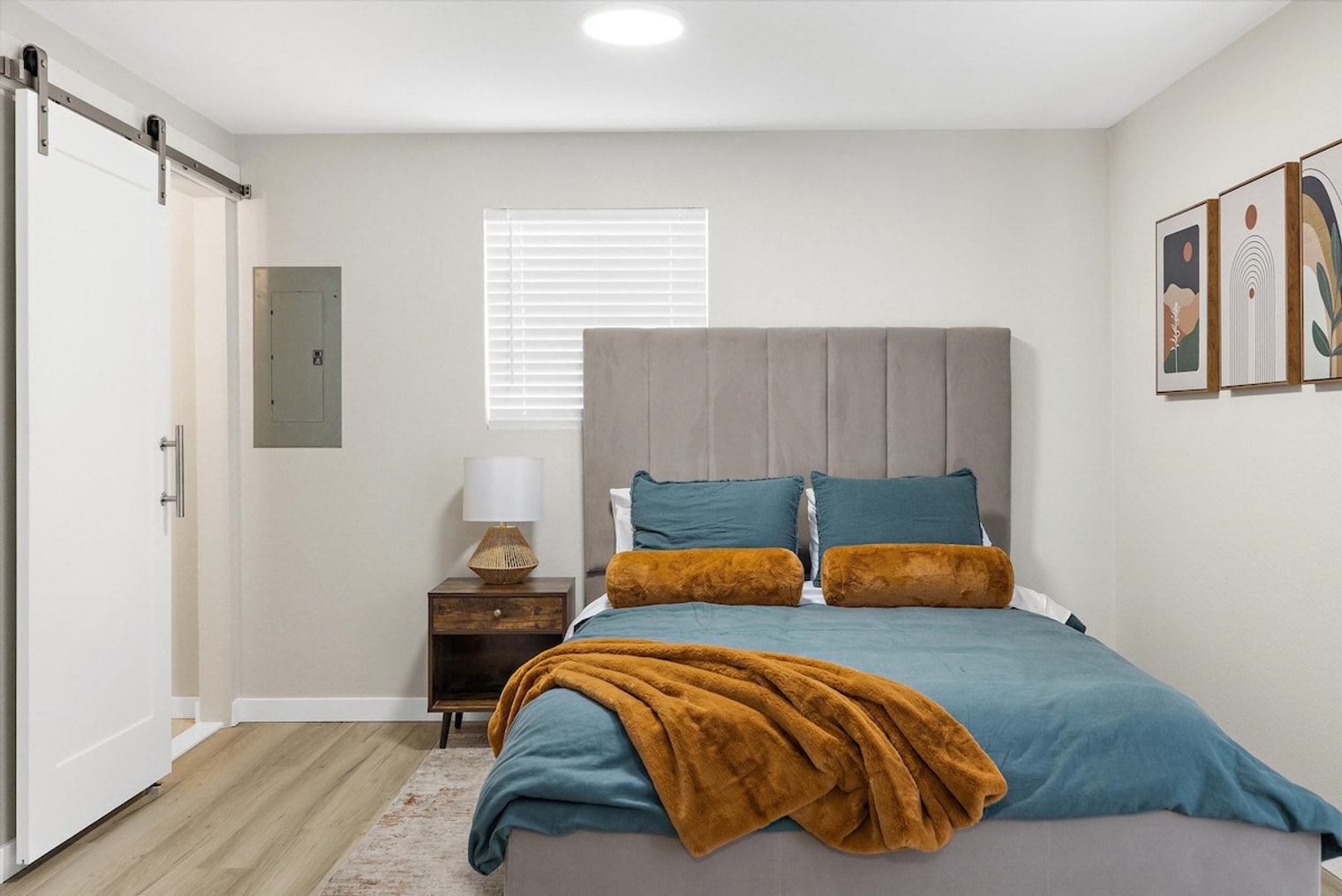 Building Photo - 2410 W Bruneau Pl