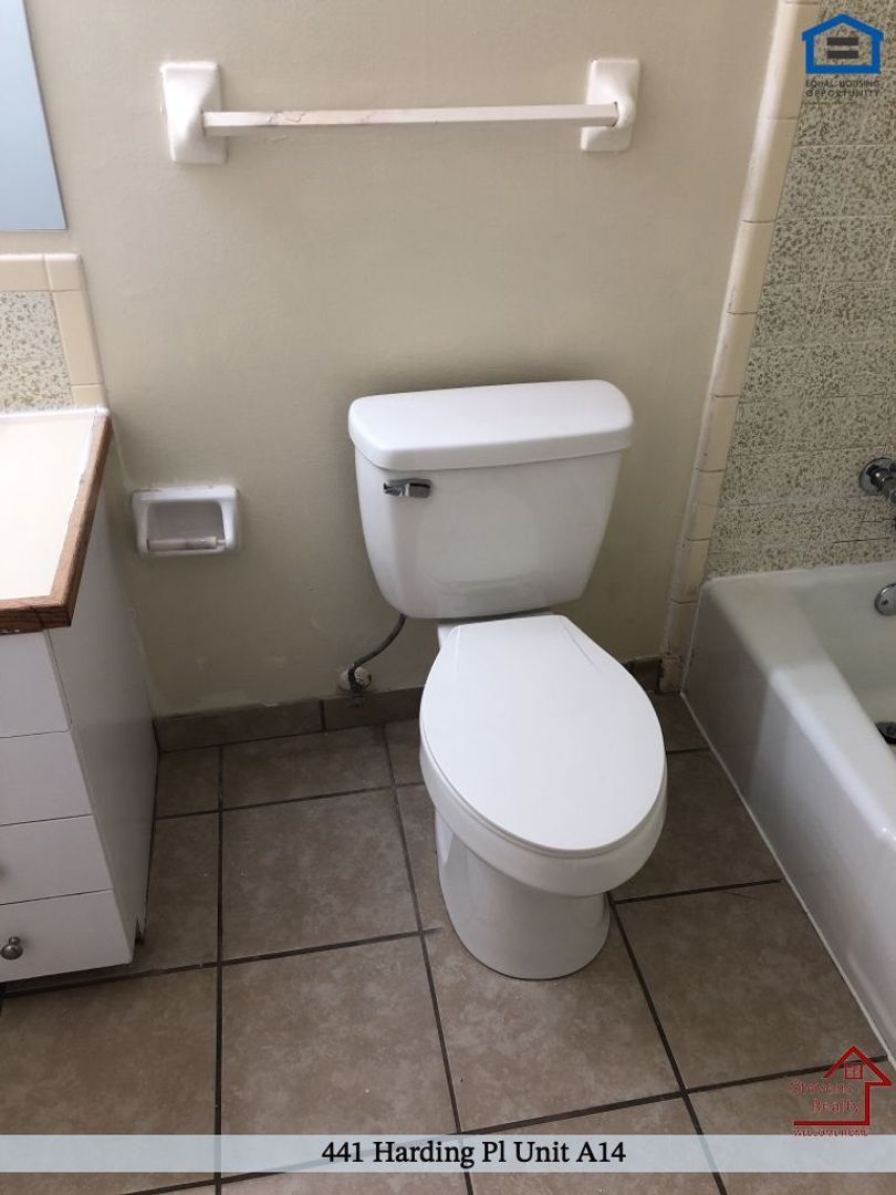 Building Photo - 441 Harding Pl