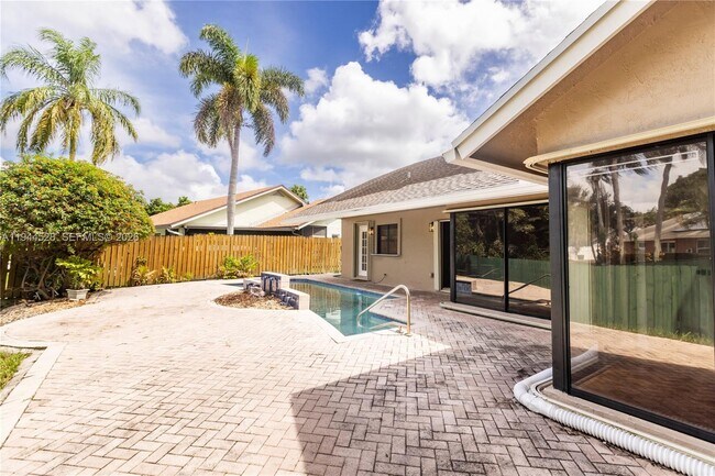 Building Photo - 8775 SW 57th St