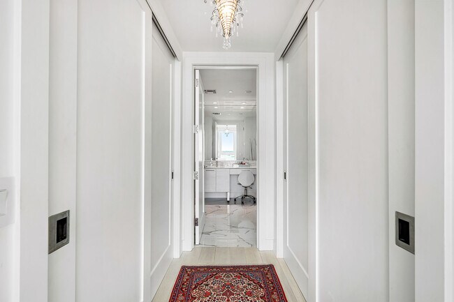 Building Photo - 1155 N Gulfstream Ave