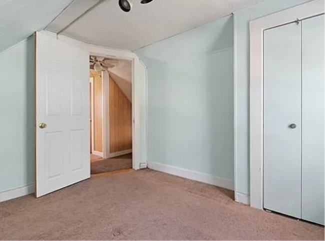 Building Photo - Cozy Milford Single Family – 3 Beds, Laundry, Parking!