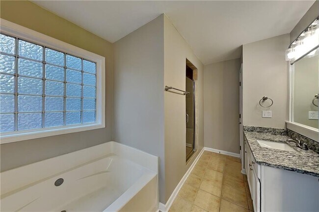 Building Photo - 85 Ellen Glen Way