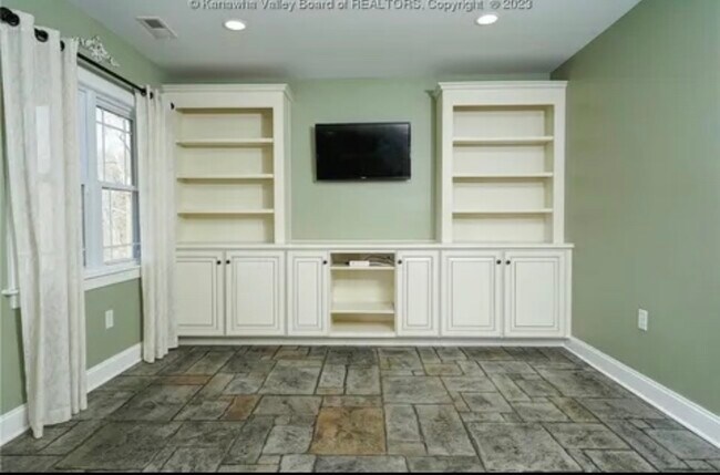 Building Photo - 204 Angel Terrace