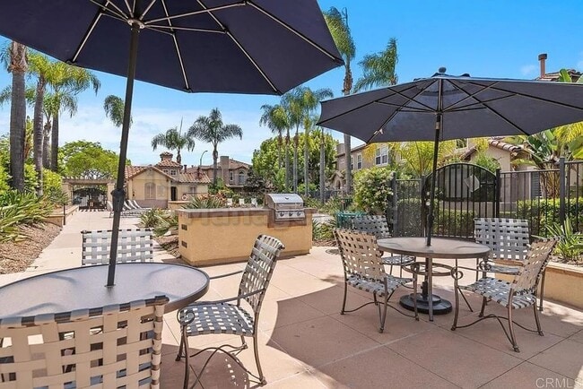 Building Photo - ***Beautiful Like-New 2 bed / 2.5 bath / 1...