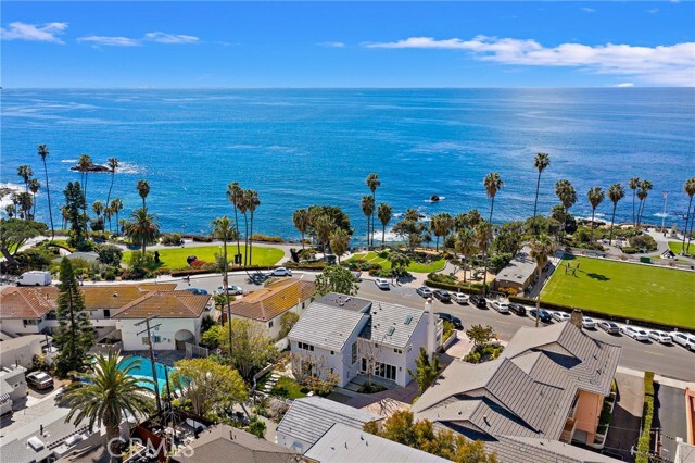 Building Photo - 450 Cliff Dr