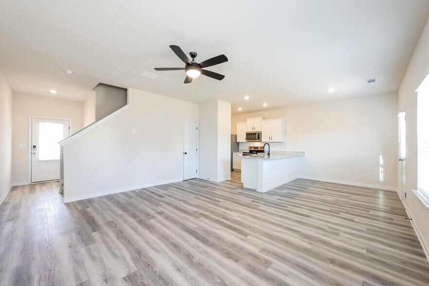 Building Photo - 398 Egret Ct