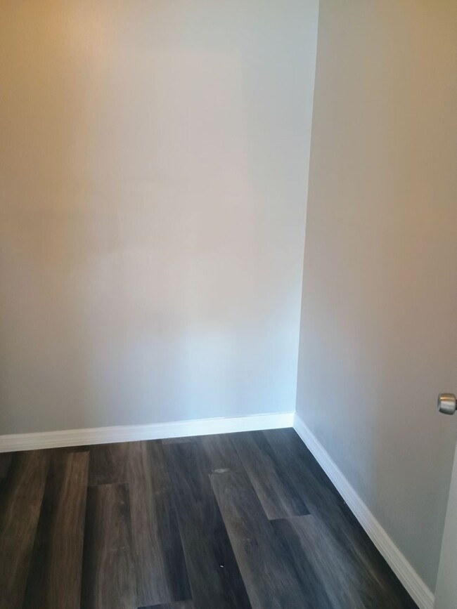 Building Photo - 2 bed 2 bathroom duplex Completely UPDATED!!!