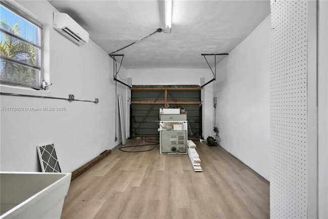 Building Photo - 3 bedroom in North Miami FL 33162
