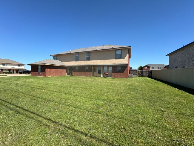 Building Photo - 4407 Abigail Dr