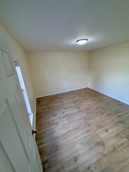 Building Photo - 5105 26th St SW