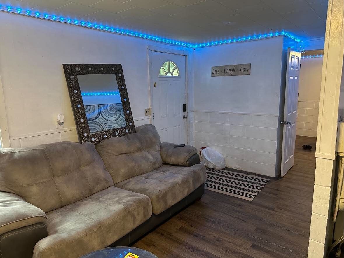 Living Room - 103 Gause St