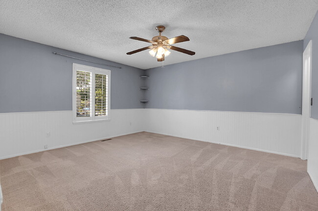 Building Photo - $3,195 - 4 Bed, 2 Bath Home in Broomfield ...