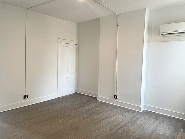 Building Photo - 102 N Lombardy St