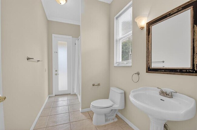 Building Photo - 22194 Braddock Pl