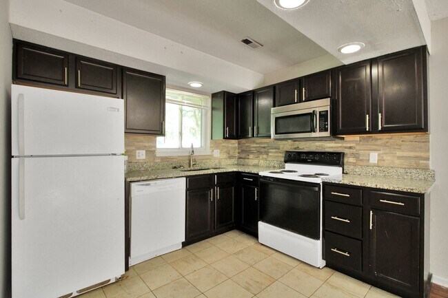 Building Photo - 3910-3912 Rock Quarry Rd.