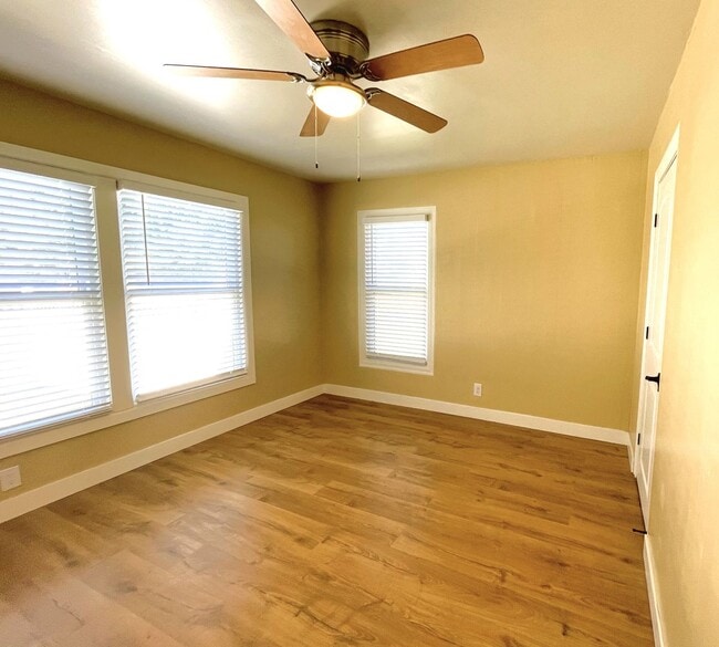 Building Photo - 5250 Whispering Creek Dr