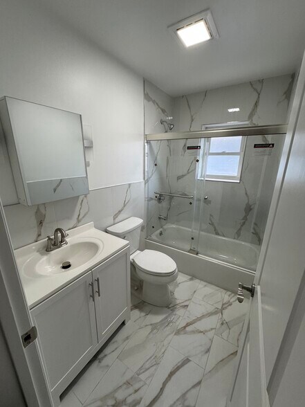 Building Photo - 47 Morgan St