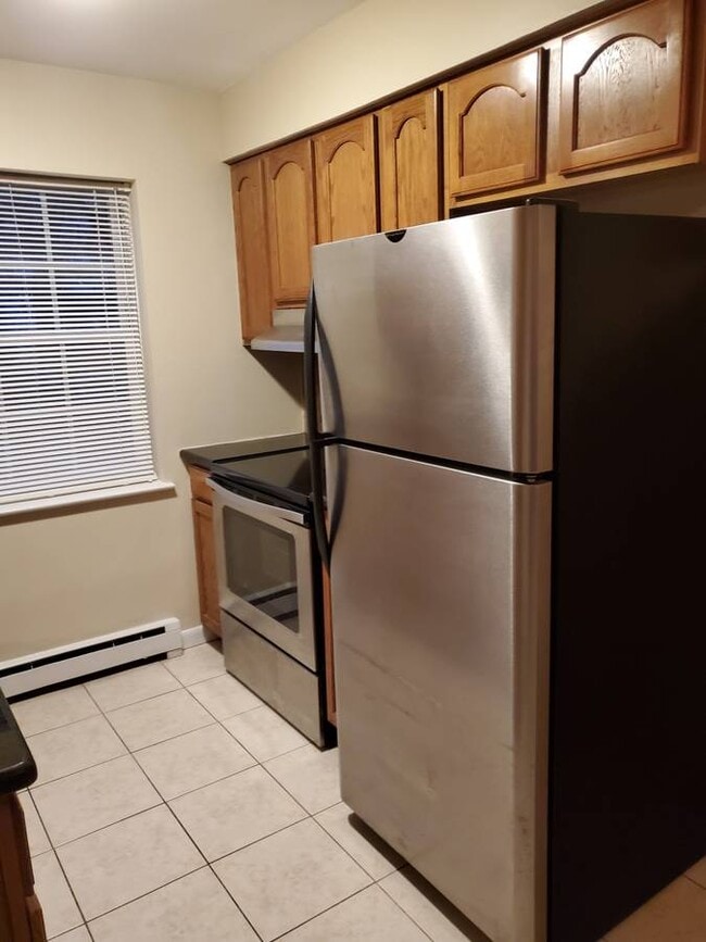 Building Photo - 17A S Valley Rd