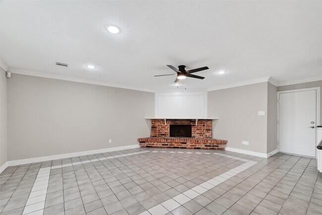 Building Photo - 14238 Pinewest Dr