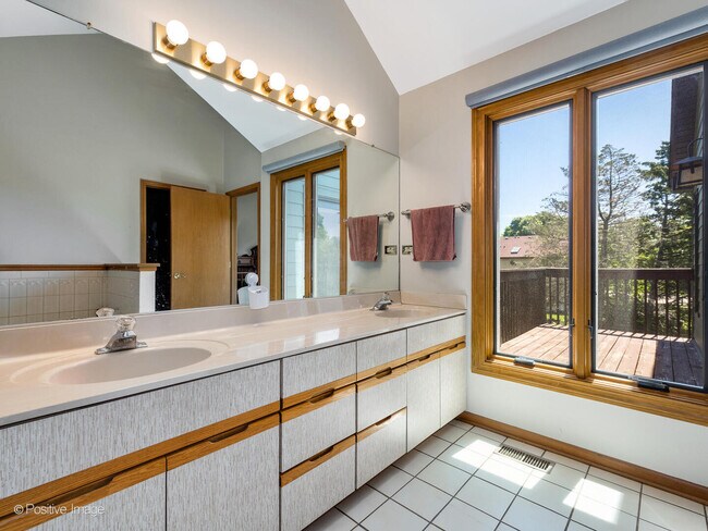 Building Photo - 1412 Ambleside Cir