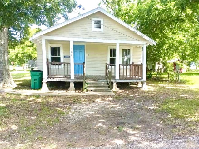 Building Photo - 503 Guilbeau Ln