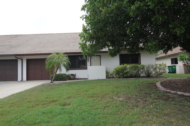 Building Photo - 652 Casa Grande Dr