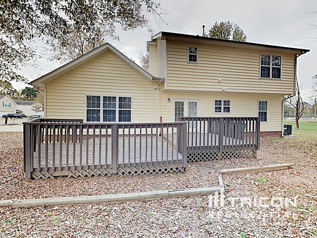 Building Photo - 3453 Sunset Rd