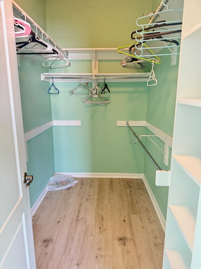 Building Photo - 1307 Emsworth Dr