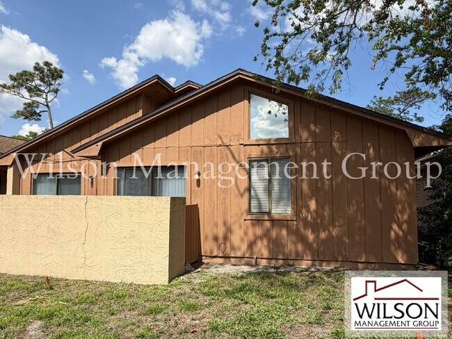 Building Photo - 220 Sunshower Ct