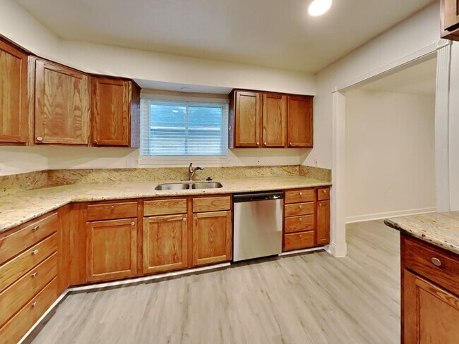 Building Photo - 10527 Mills Walk Dr