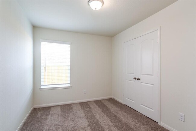 Building Photo - 9506 Olive Stone Dr