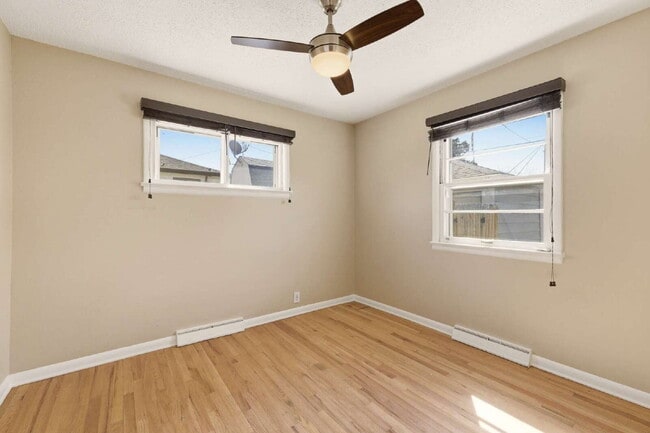 Building Photo - Charming 3-Bed 1-Bath Littleton Home!