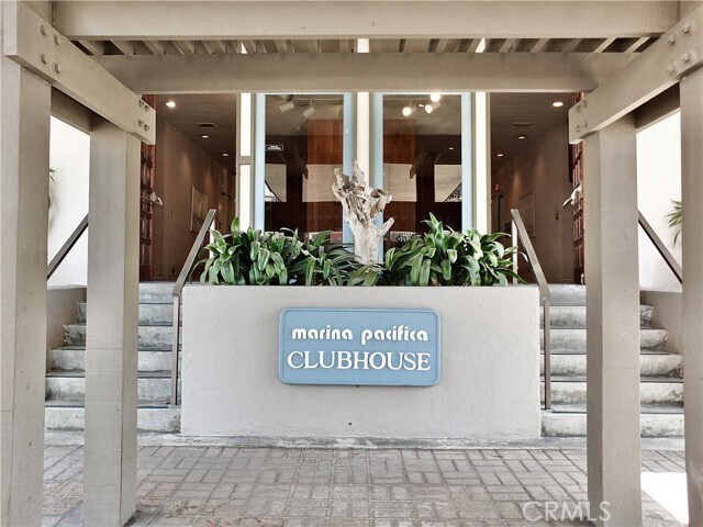 Building Photo - 7321 Marina Pacifica Dr N