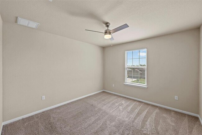 Building Photo - 135 Cibolo Creek Dr