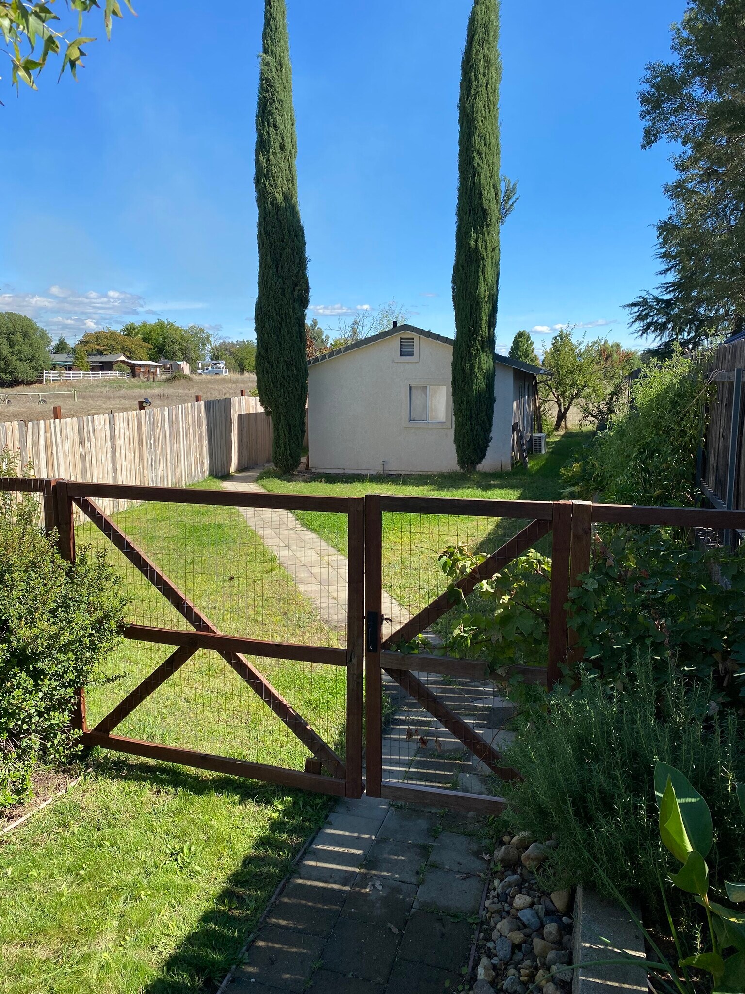 Building Photo - 33 Ortega Ct