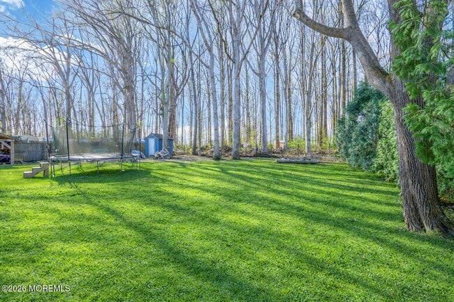 Building Photo - 28 Oak Ln